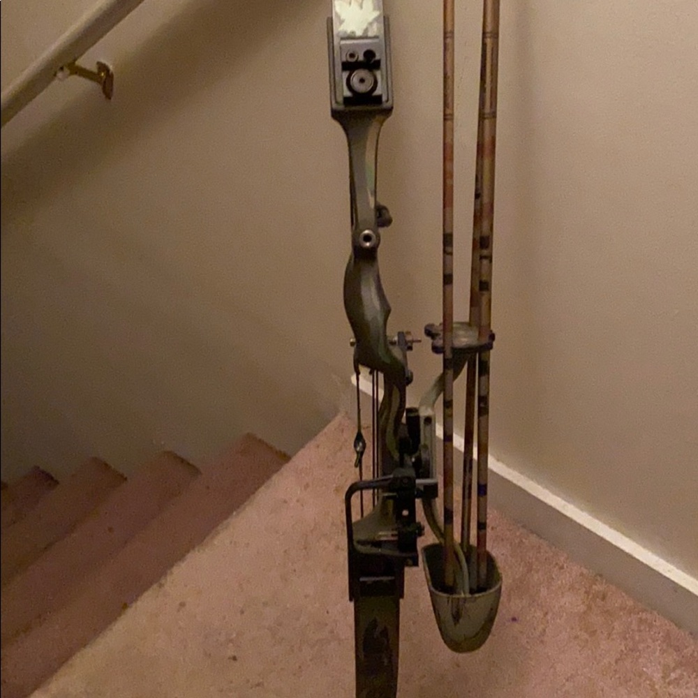 Hoyt Raider Compound